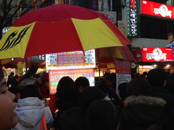 Apparently this is the original food cart that started serving the hotteok.